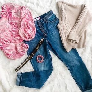 Button fly skinny jean